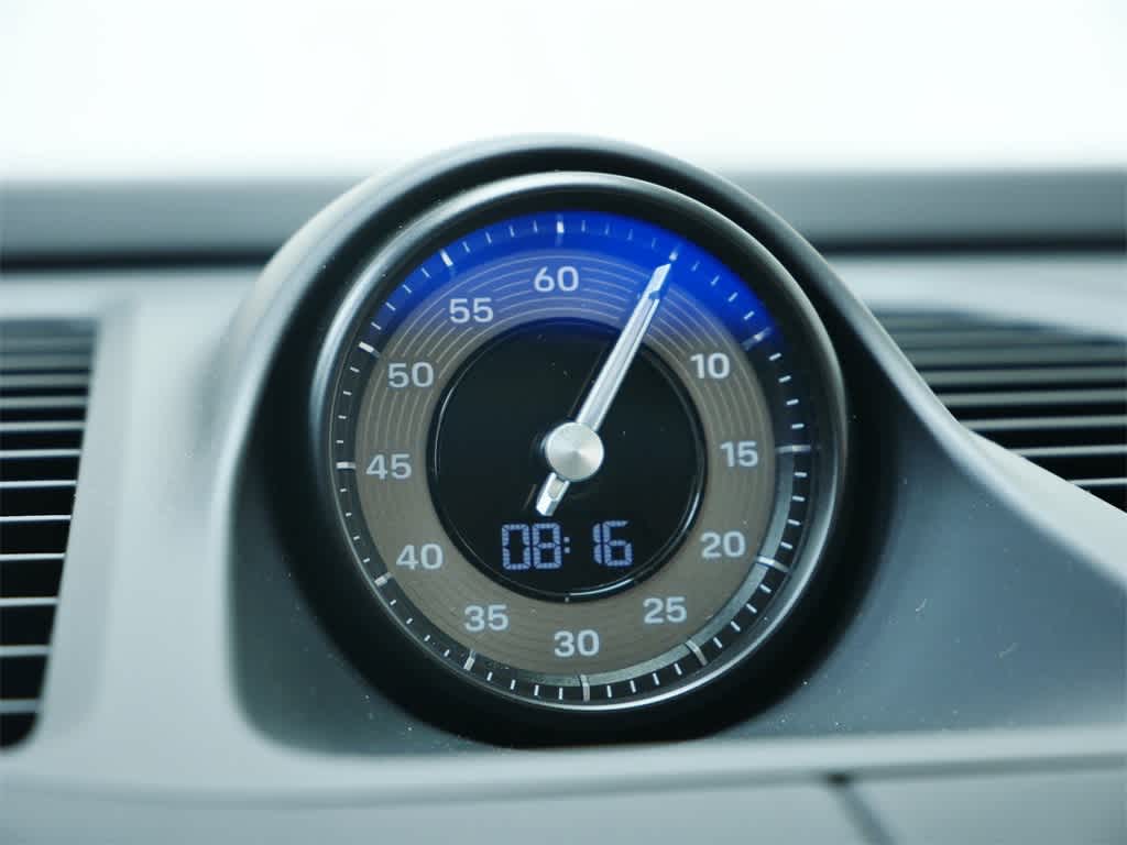 Thumbnail: 2025 Porsche Macan - 27