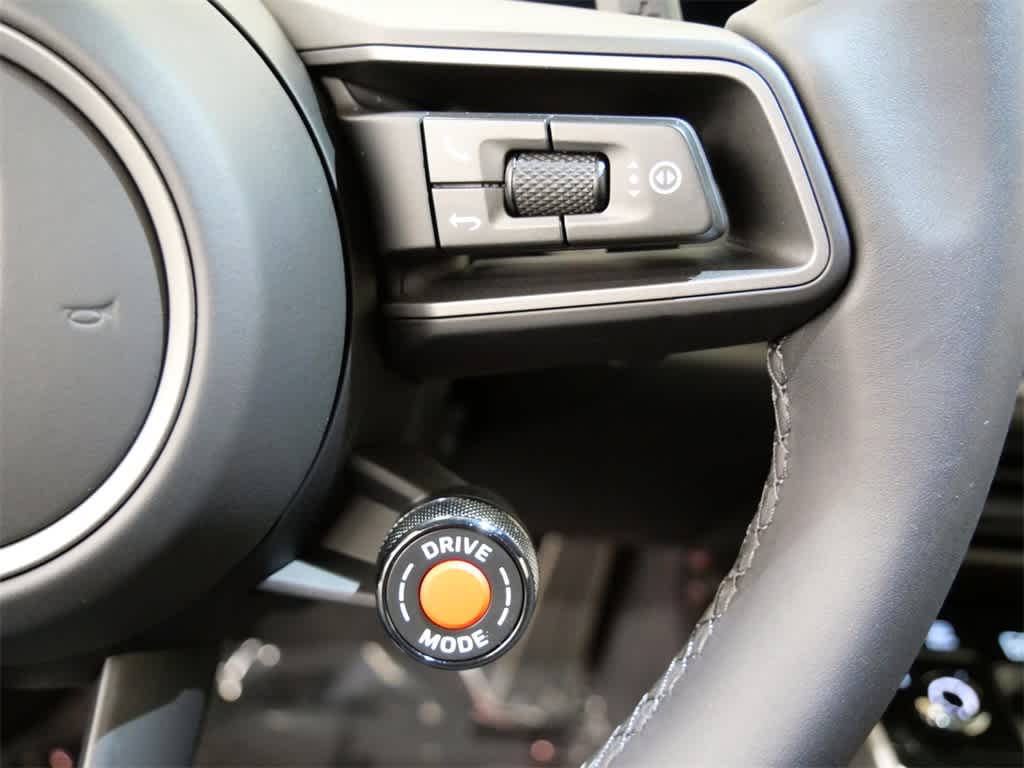 Thumbnail: 2025 Porsche 911 - 23