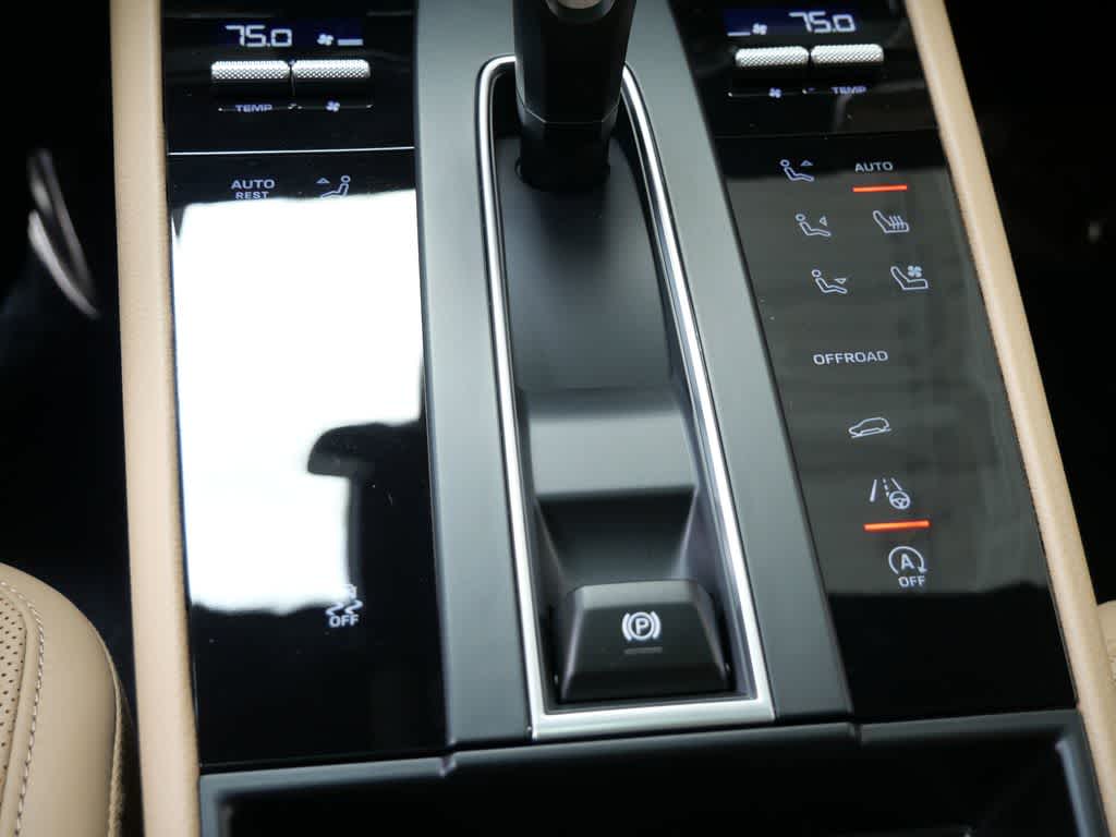 Thumbnail: 2026 Porsche Macan - 23