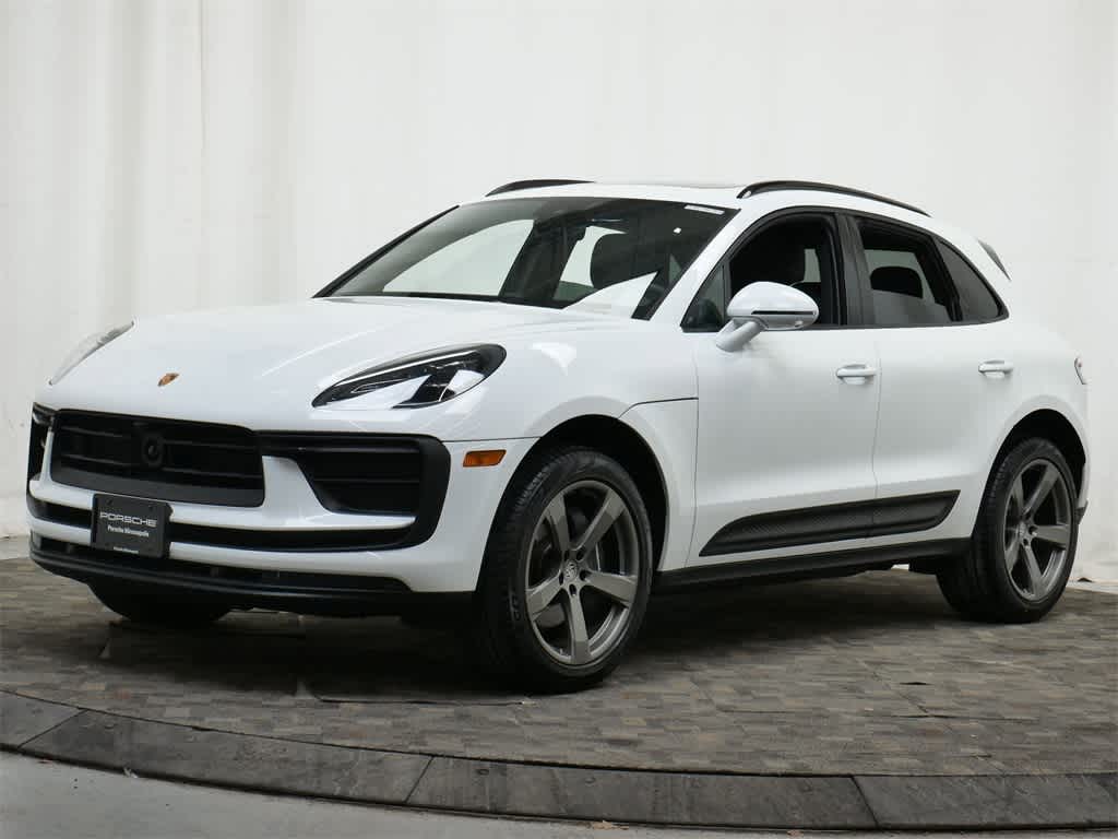 Thumbnail: 2025 Porsche Macan - 1