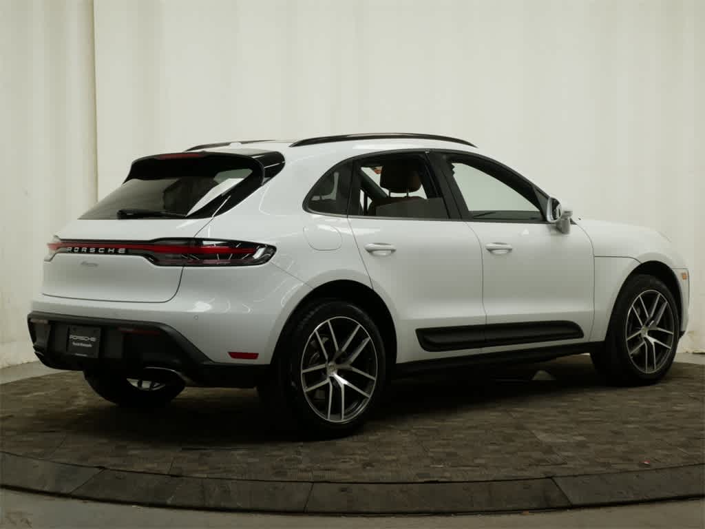 Thumbnail: 2025 Porsche Macan - 7