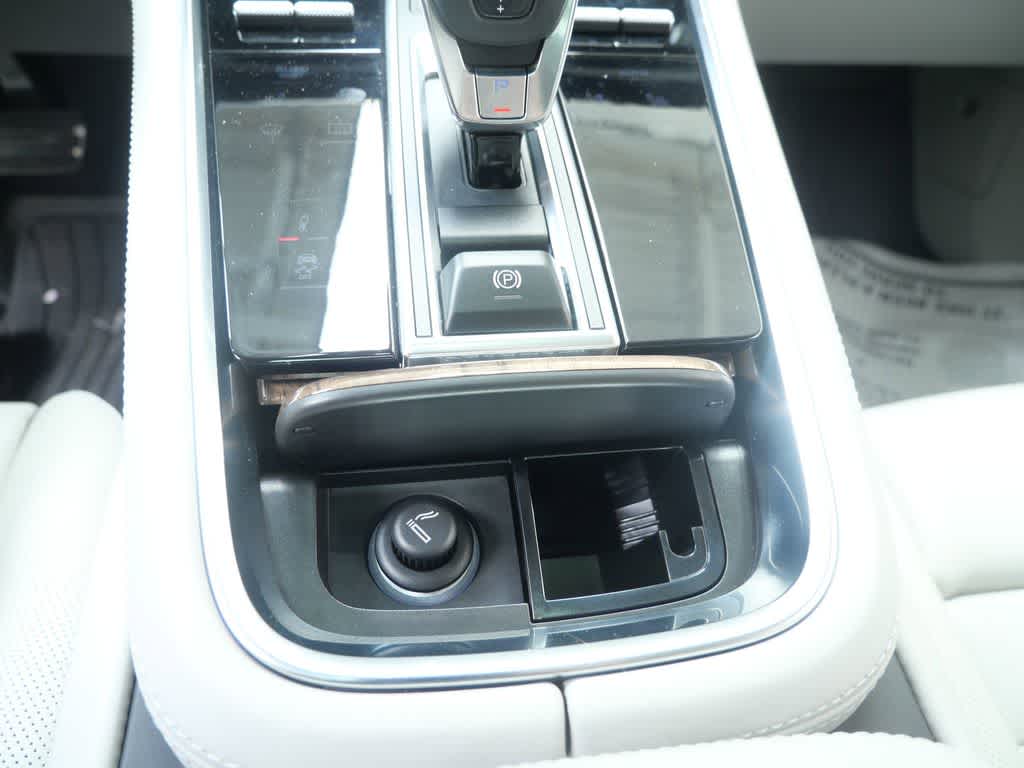 Thumbnail: 2017 Porsche Panamera - 22