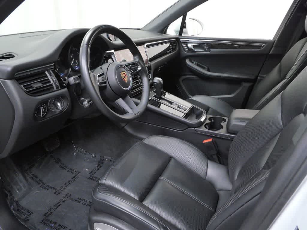 Thumbnail: 2024 Porsche Macan - 4
