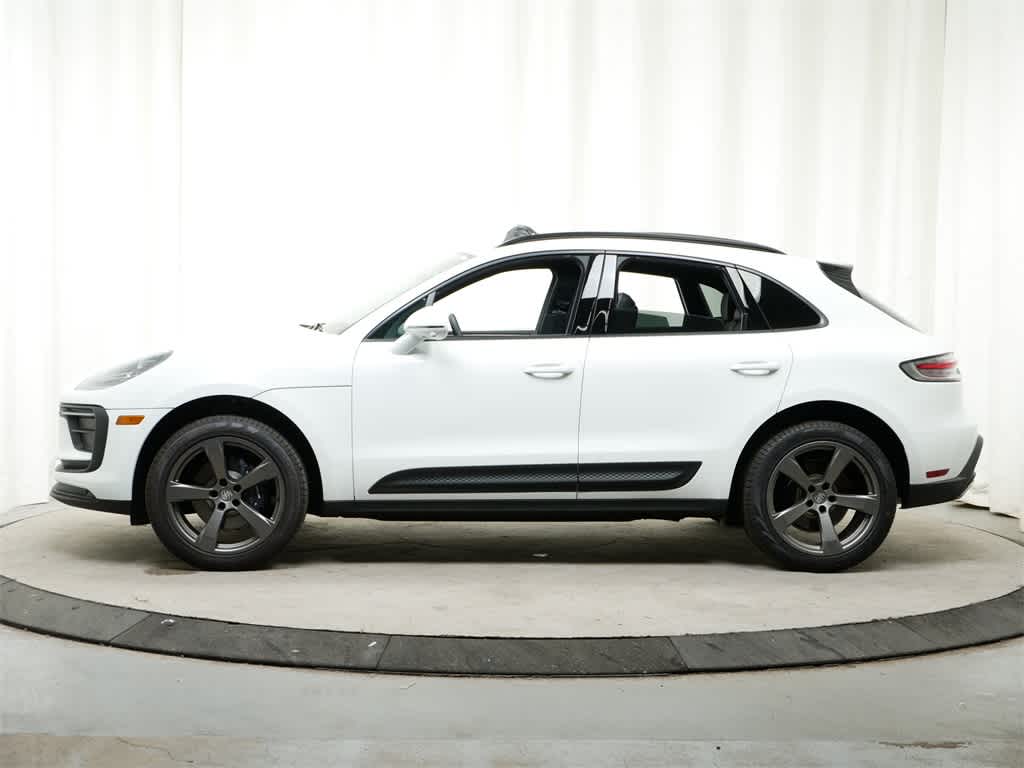 Thumbnail: 2025 Porsche Macan - 2