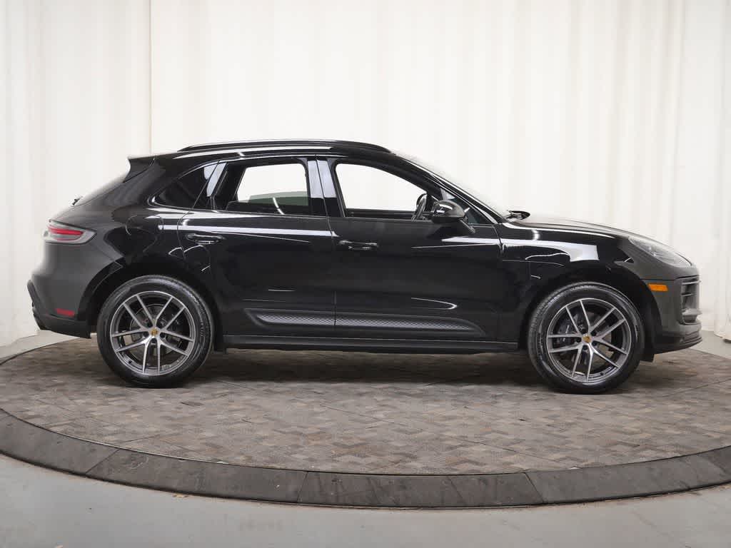 Thumbnail: 2026 Porsche Macan - 8