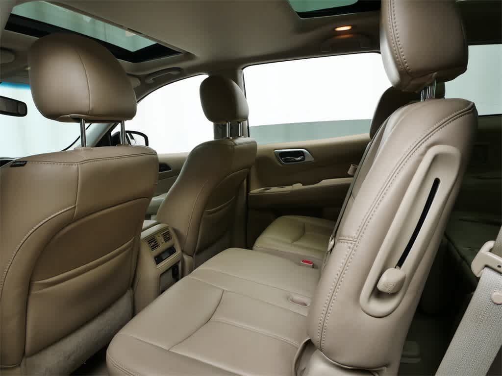 Thumbnail: 2015 Nissan Pathfinder - 13