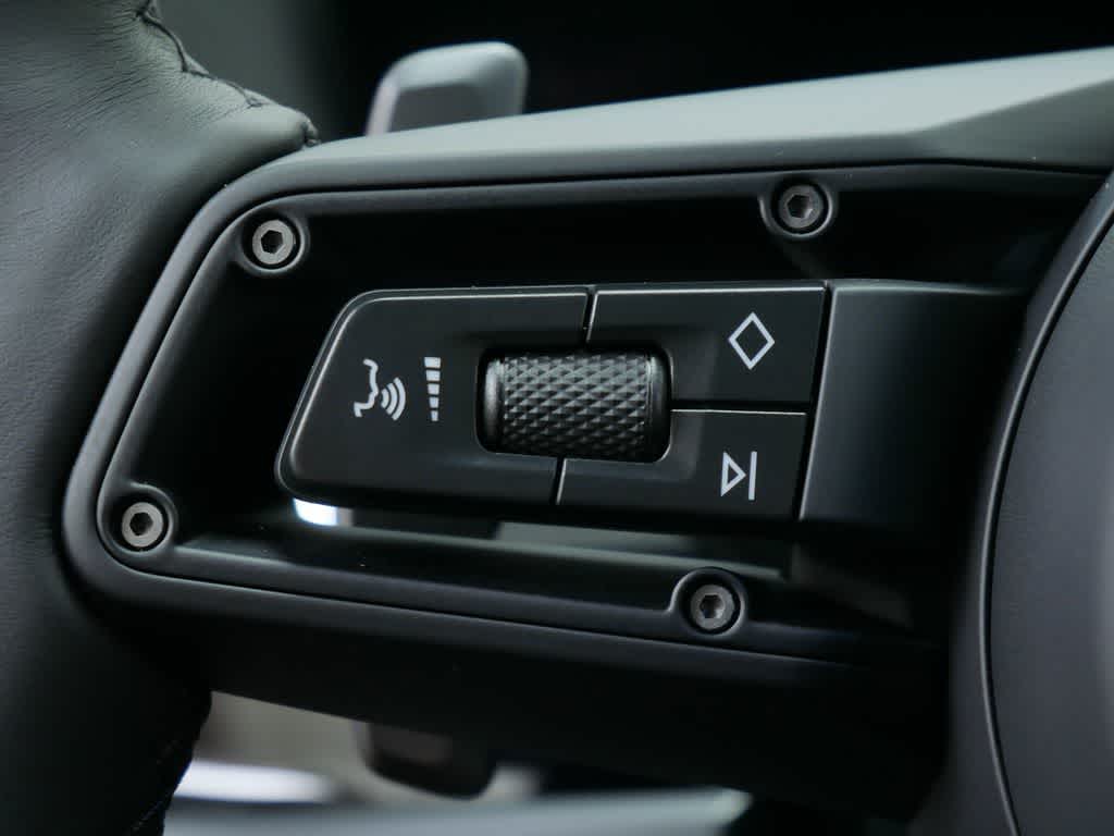 Thumbnail: 2026 Porsche Panamera - 22