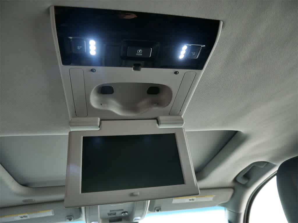 Thumbnail: 2018 GMC Yukon XL - 17