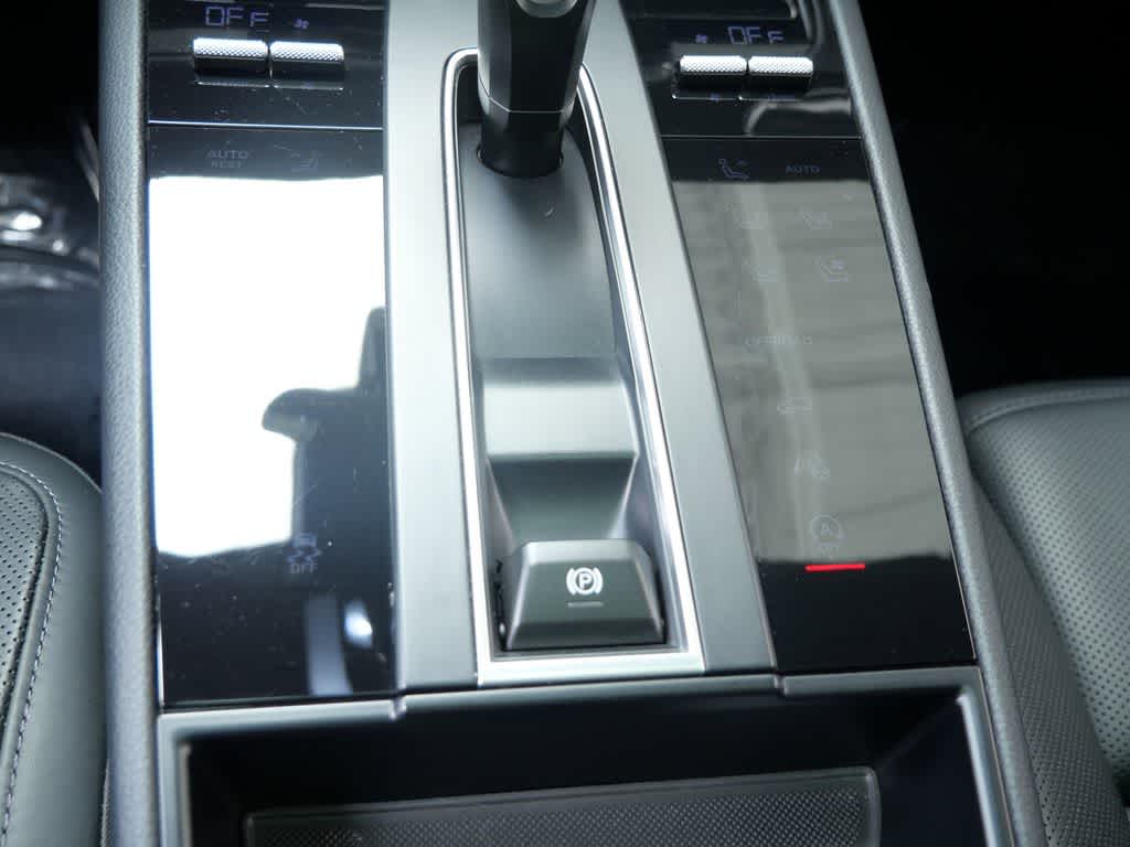 Thumbnail: 2024 Porsche Macan - 20