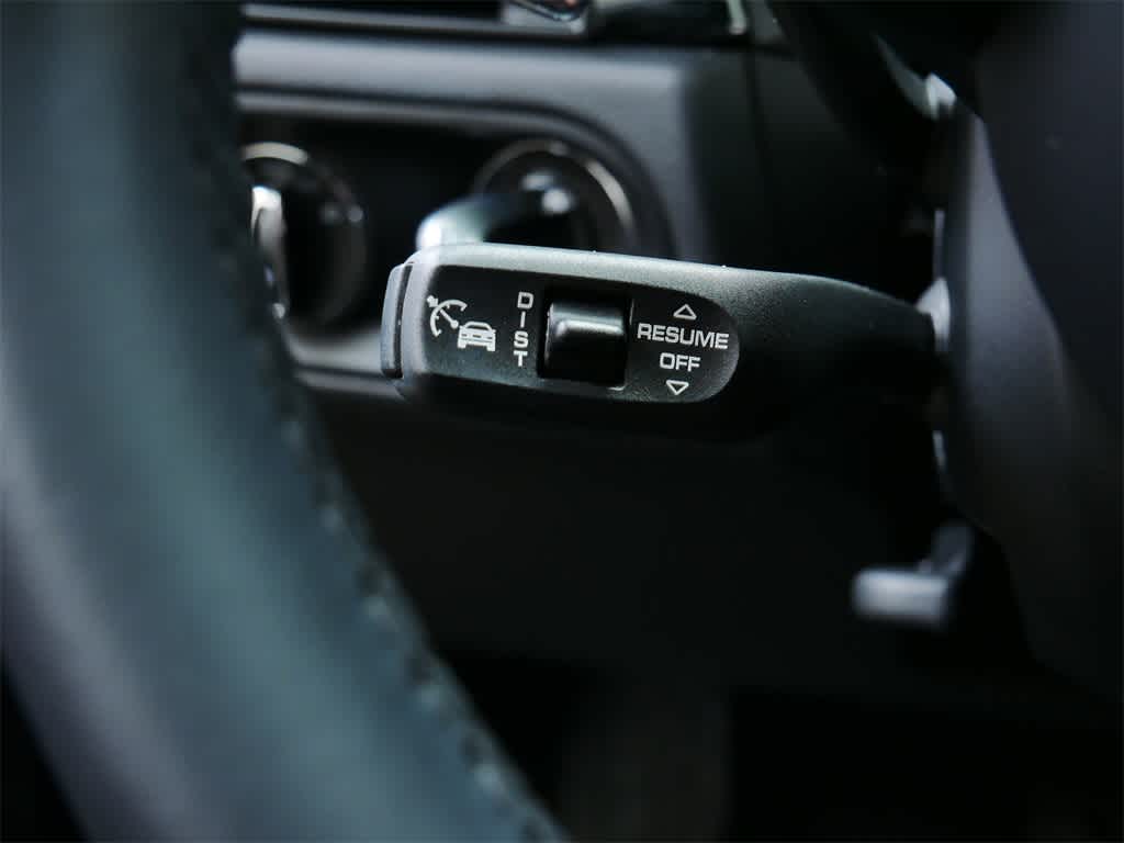 Thumbnail: 2023 Porsche Macan - 18