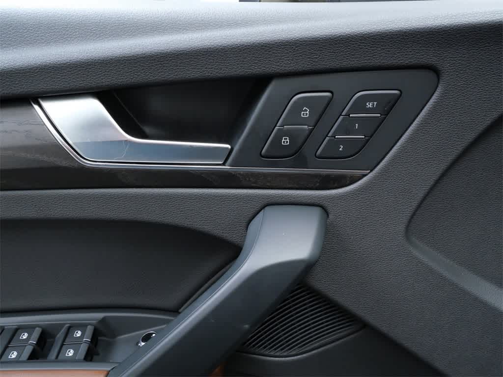 Thumbnail: 2020 Audi Q5 - 15