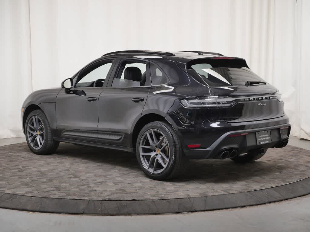 Thumbnail: 2023 Porsche Macan - 3