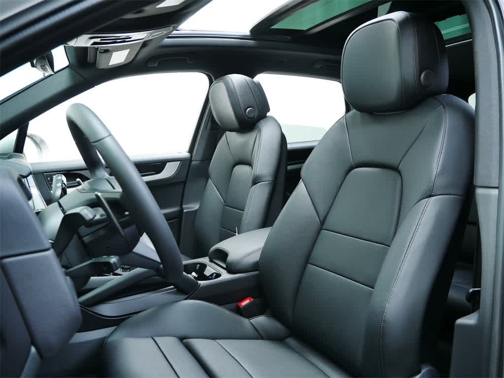 Thumbnail: 2025 Porsche Cayenne - 5
