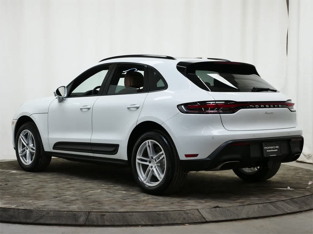 Thumbnail: 2026 Porsche Macan - 3