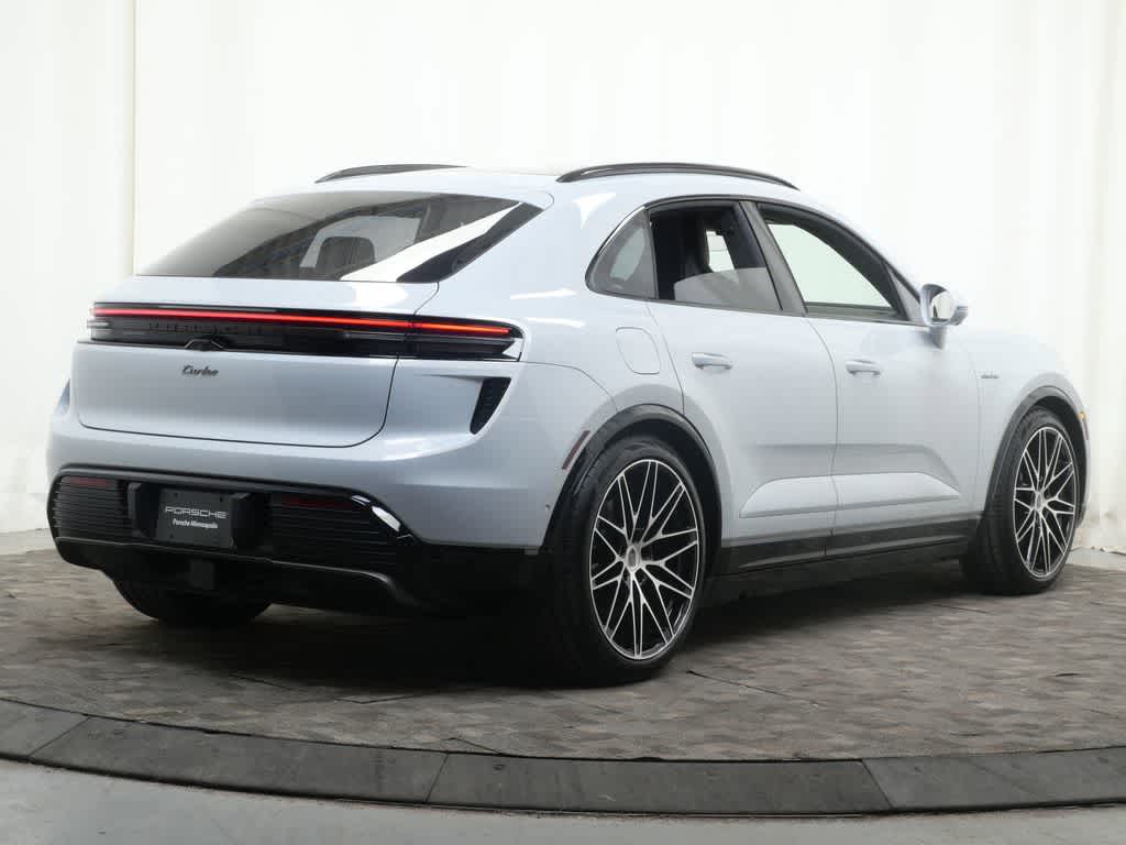 Thumbnail: 2026 Porsche Macan - 7