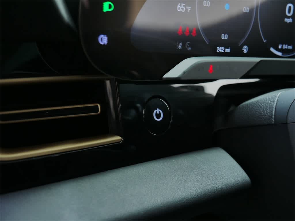 Thumbnail: 2025 Porsche Taycan - 18