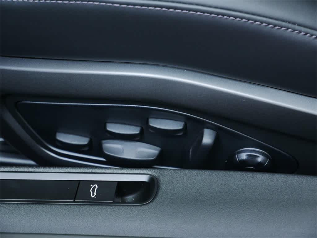 Thumbnail: 2026 Porsche 911 - 14