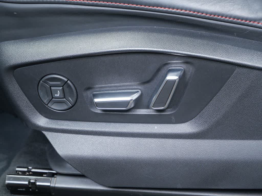 Thumbnail: 2021 Audi RS Q8 - 11