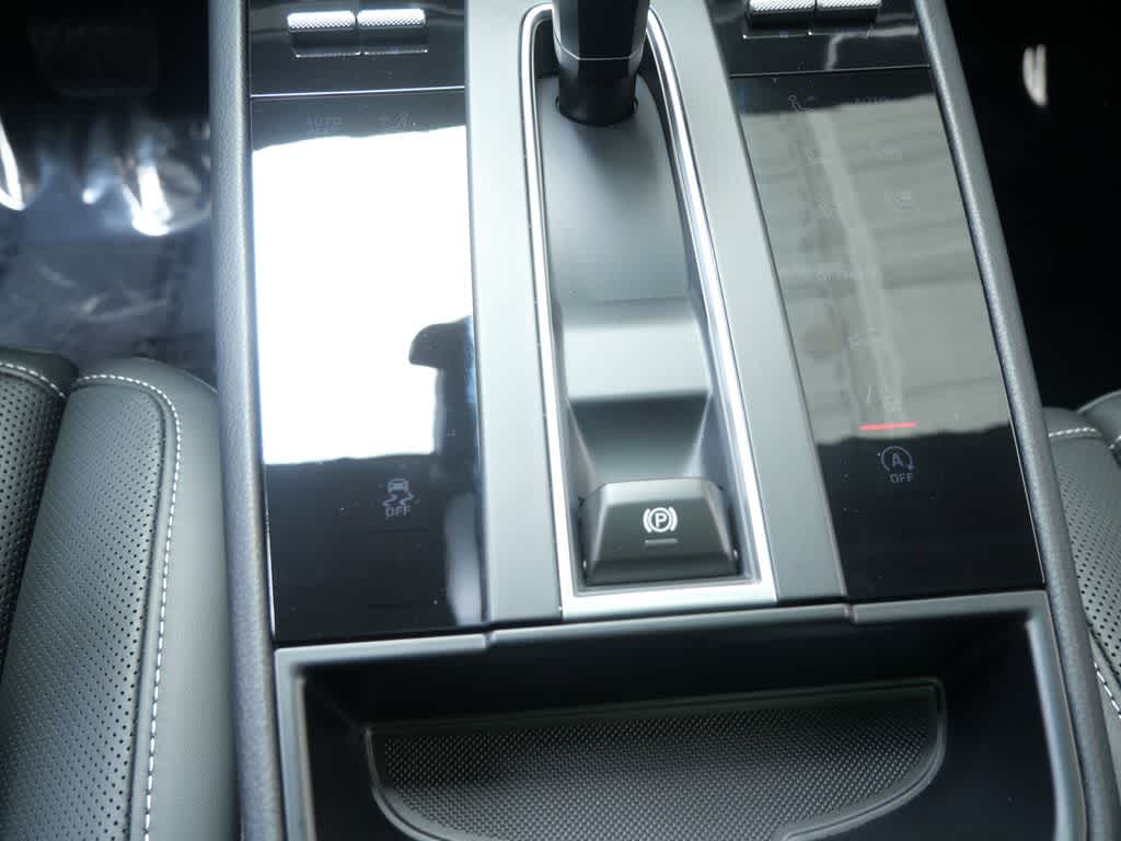 Thumbnail: 2026 Porsche Macan - 20