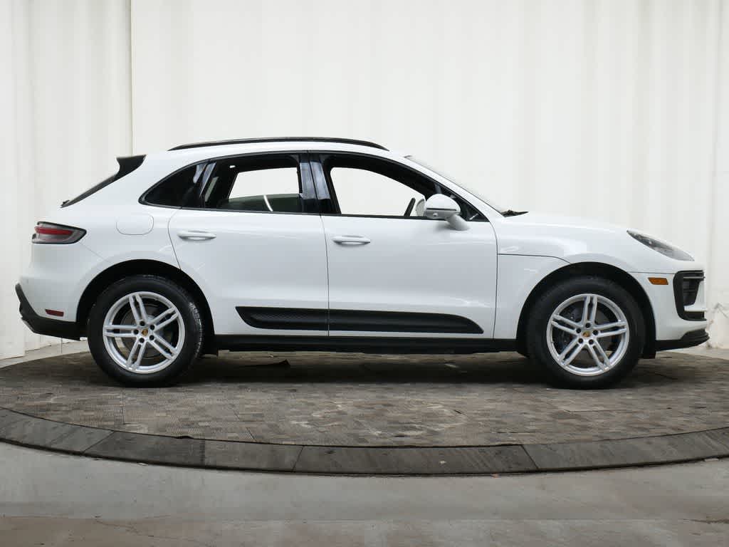 Thumbnail: 2025 Porsche Macan - 8