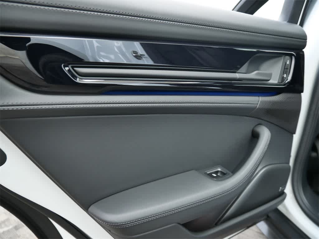 Thumbnail: 2026 Porsche Panamera - 14