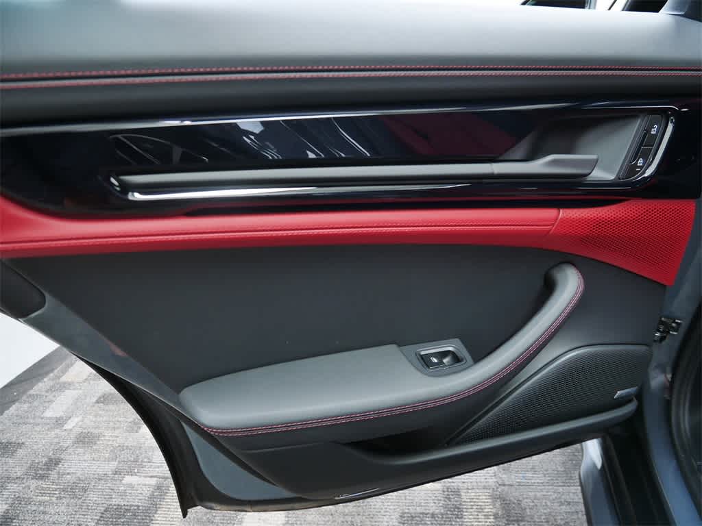 Thumbnail: 2025 Porsche Panamera - 15