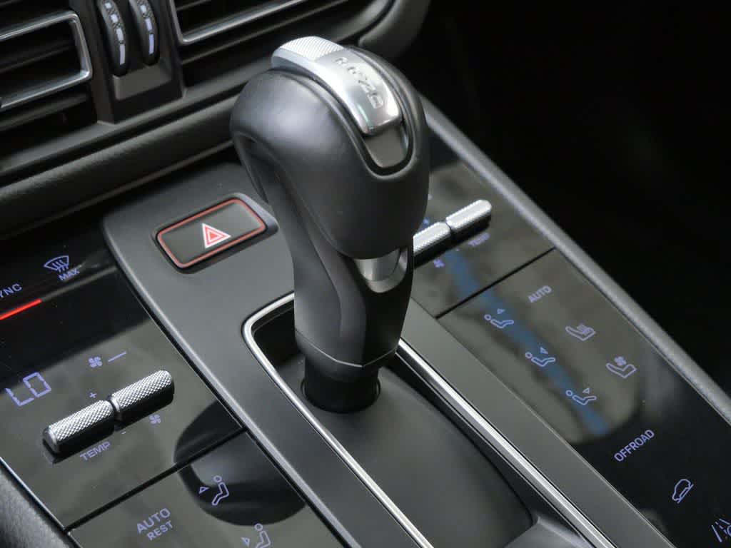 Thumbnail: 2024 Porsche Macan - 26