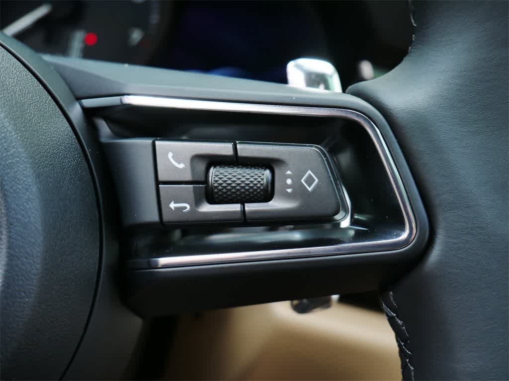 Thumbnail: 2026 Porsche Macan - 21