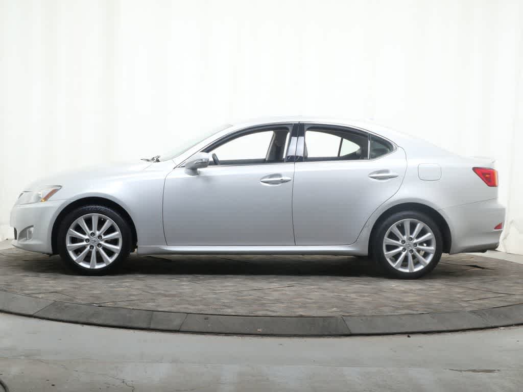 Thumbnail: 2010 Lexus IS - 2