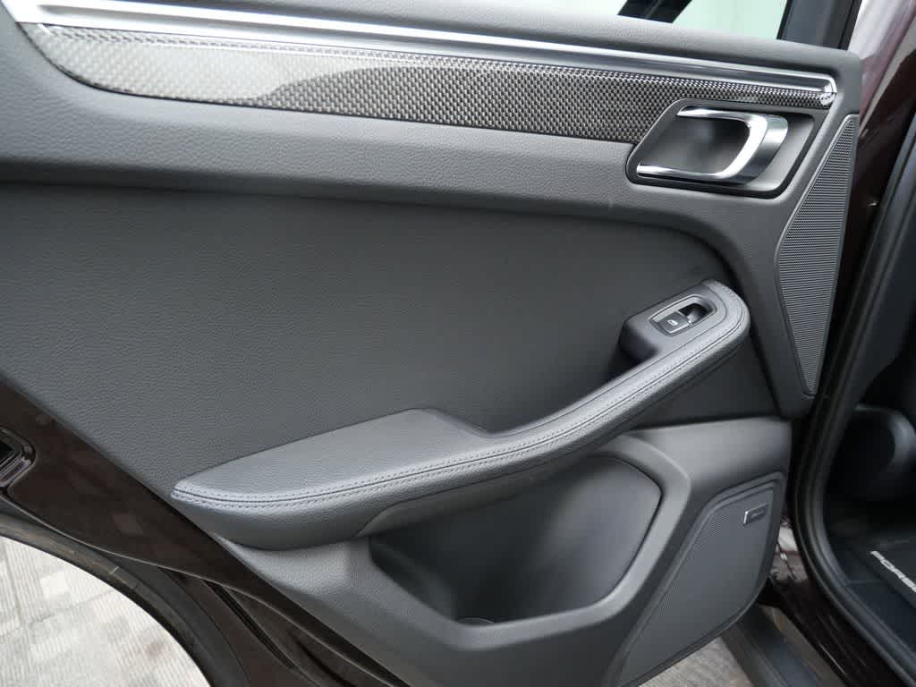 Thumbnail: 2022 Porsche Macan - 14