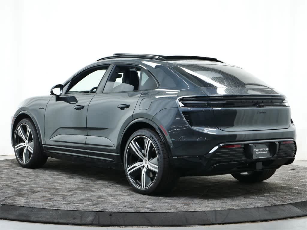 Thumbnail: 2025 Porsche Macan - 3