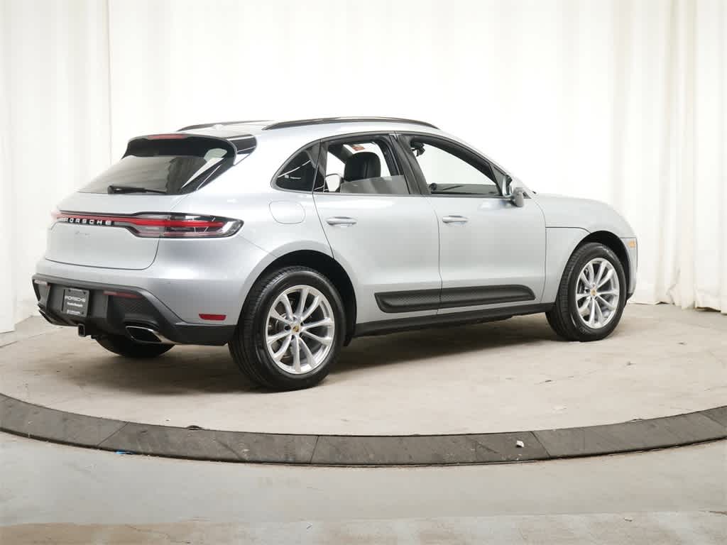 2024 Porsche Macan Base 9