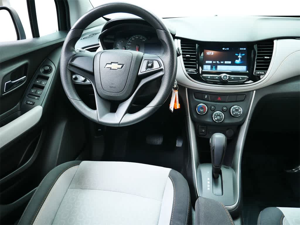 Thumbnail: 2017 Chevrolet Trax - 15