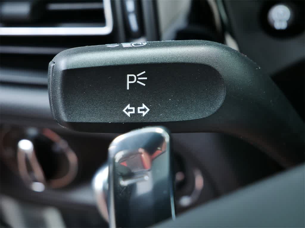 Thumbnail: 2026 Porsche Macan - 22