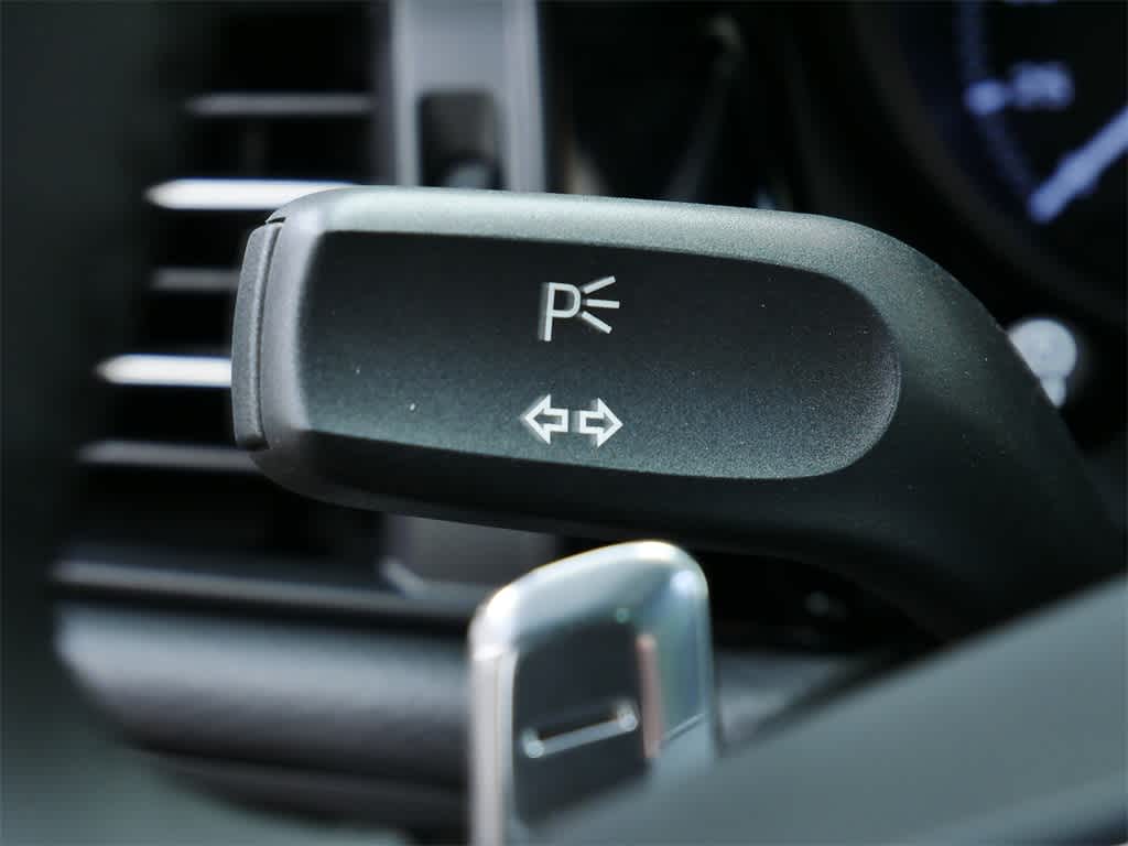 Thumbnail: 2026 Porsche Macan - 24