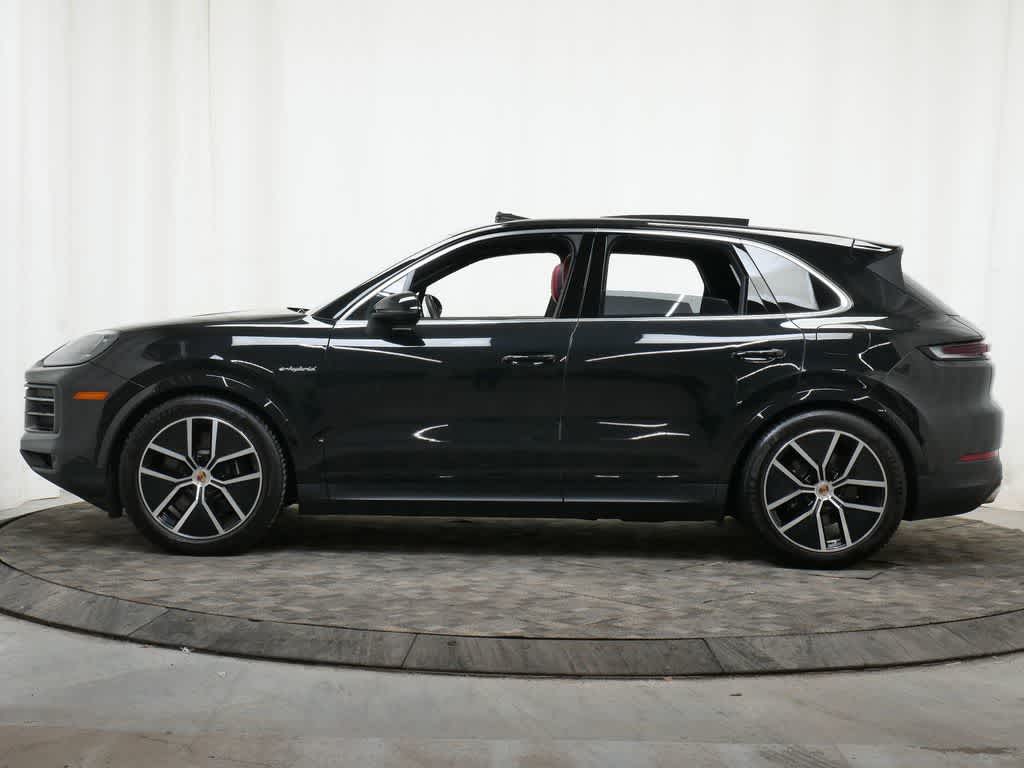 Thumbnail: 2025 Porsche Cayenne - 2