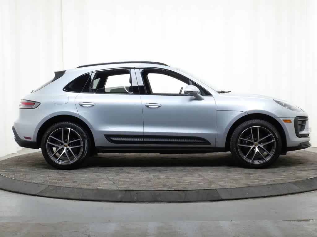 Thumbnail: 2022 Porsche Macan - 8