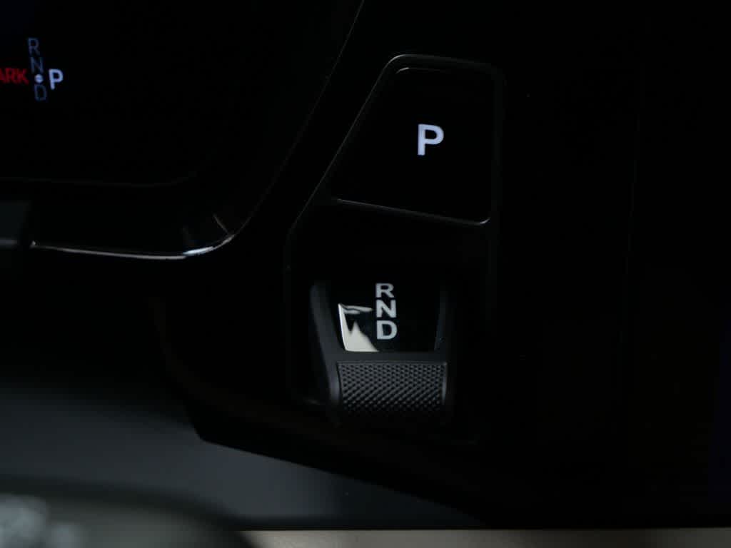 Thumbnail: 2026 Porsche Macan - 30