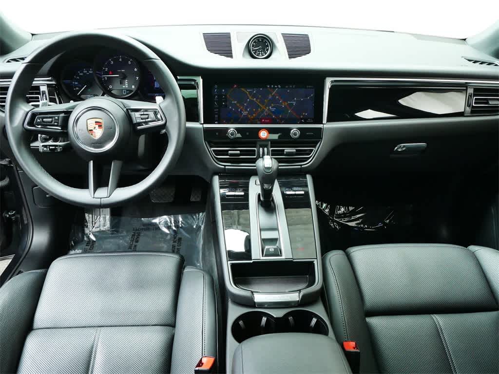 Thumbnail: 2025 Porsche Macan - 16