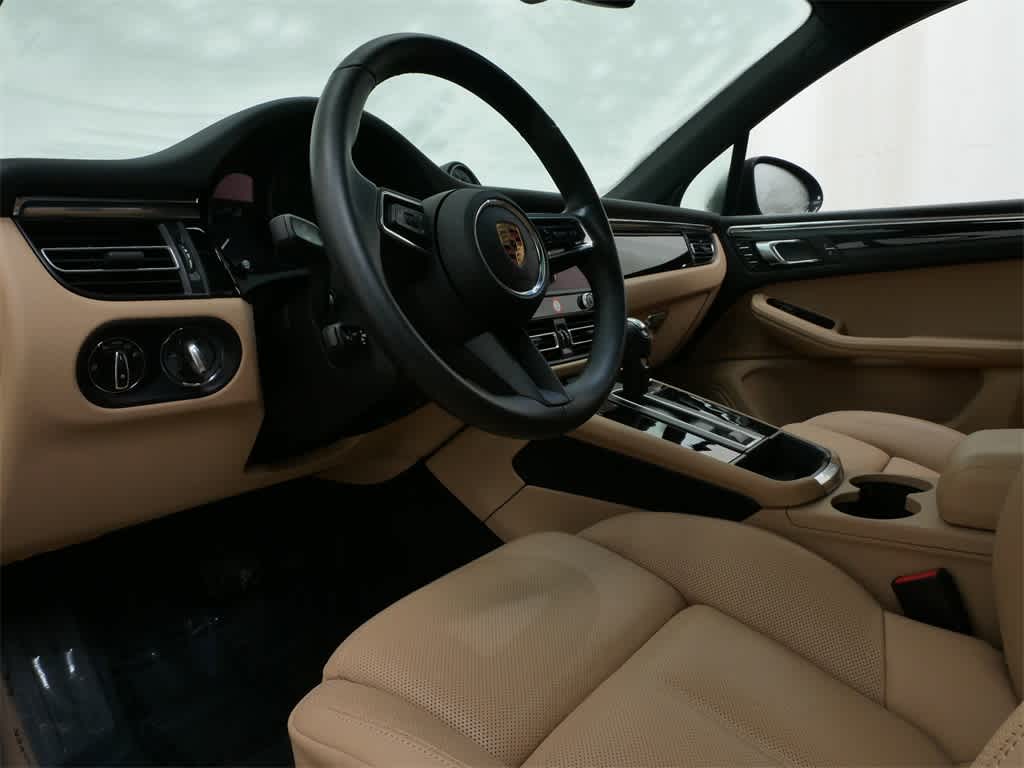 Thumbnail: 2025 Porsche Macan - 4