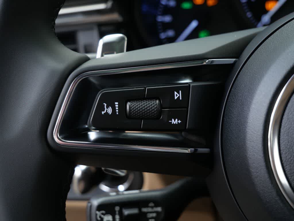 Thumbnail: 2026 Porsche Macan - 21