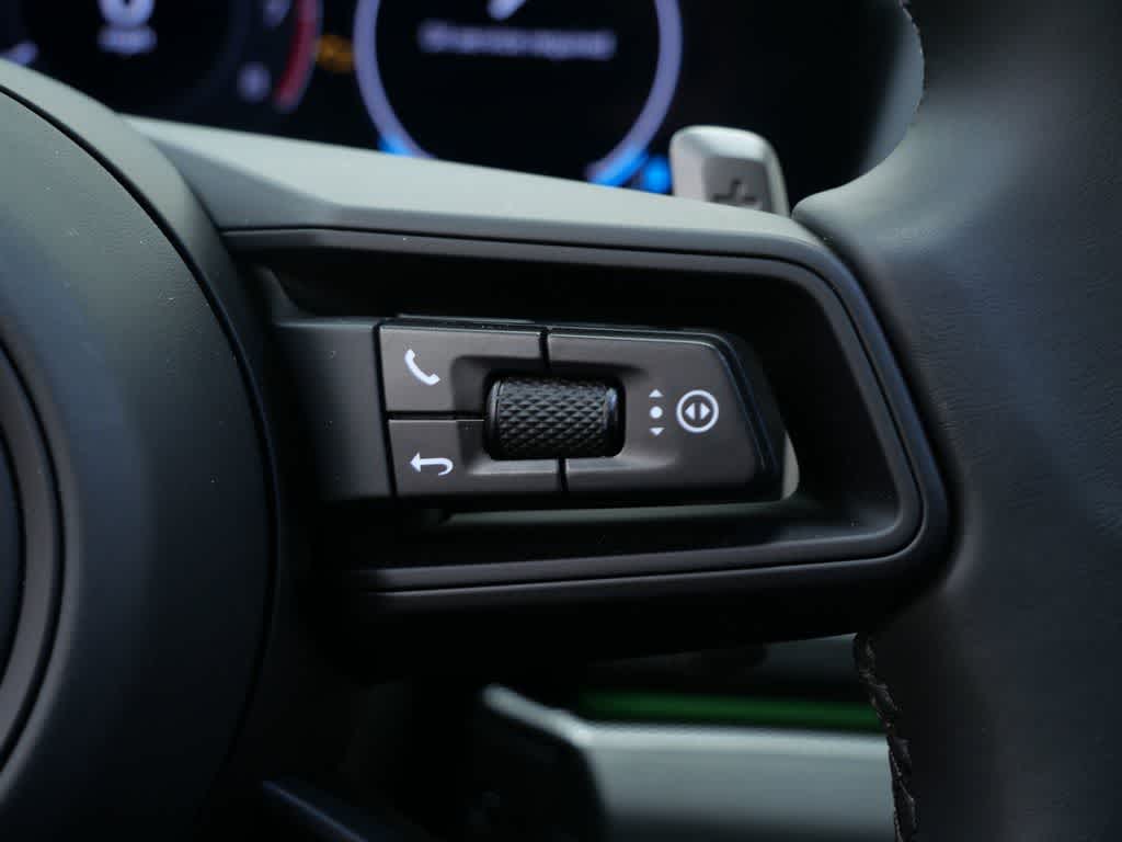 Thumbnail: 2025 Porsche Panamera - 20