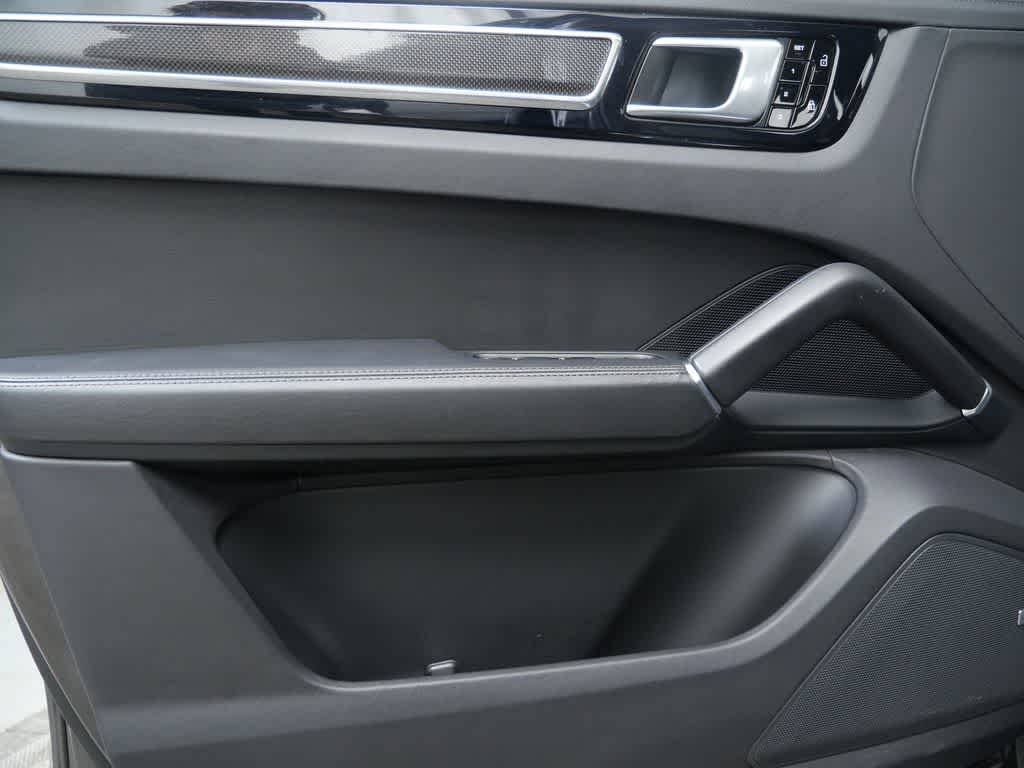 Thumbnail: 2021 Porsche Cayenne - 12