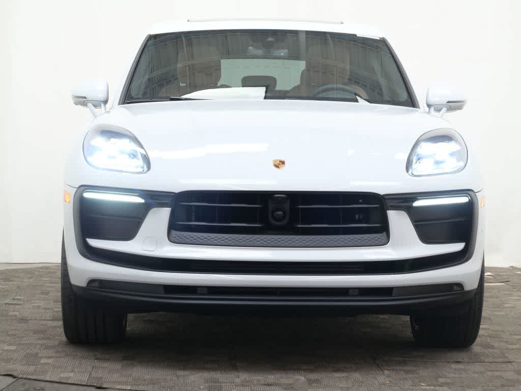 Thumbnail: 2026 Porsche Macan - 10