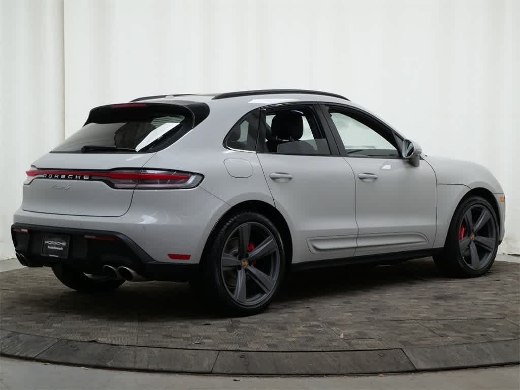 Thumbnail: 2026 Porsche Macan - 7