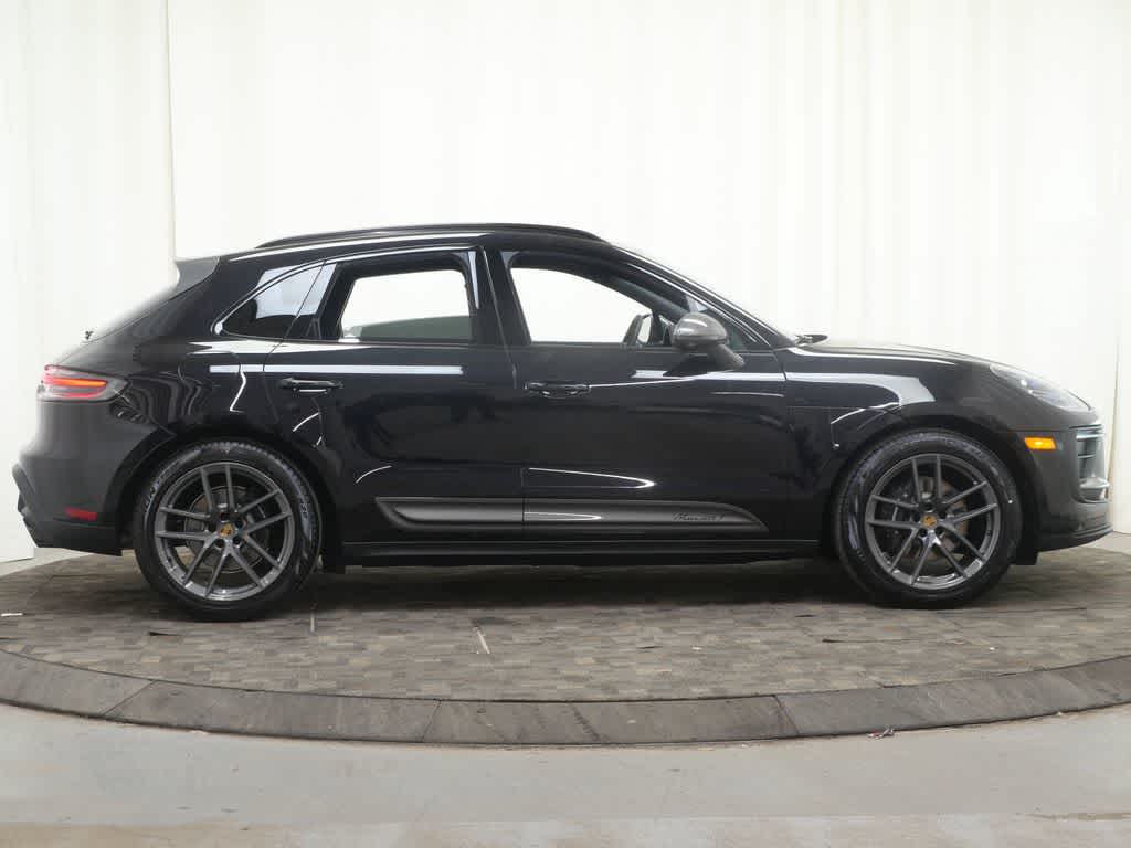 Thumbnail: 2026 Porsche Macan - 8