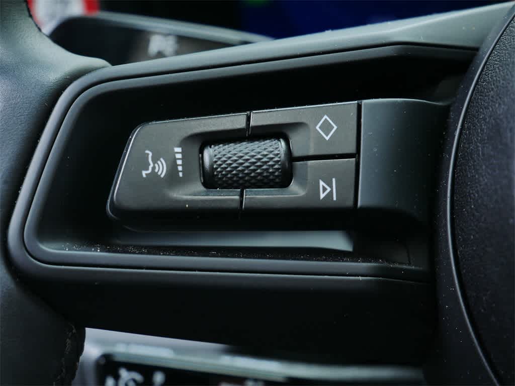 Thumbnail: 2025 Porsche Macan - 22