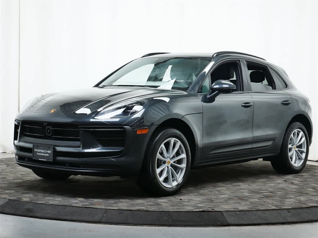 Thumbnail: 2025 Porsche Macan - 1