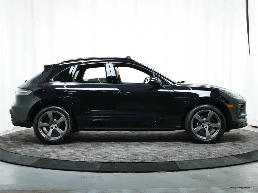 Thumbnail: 2025 Porsche Macan - 8