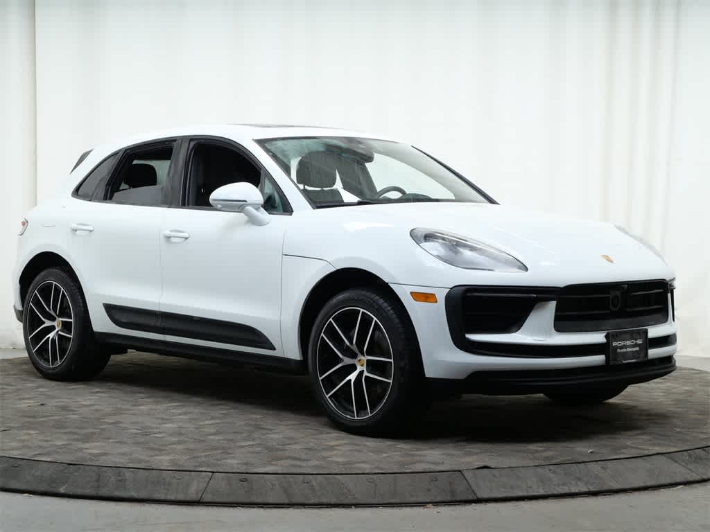 Thumbnail: 2025 Porsche Macan - 9